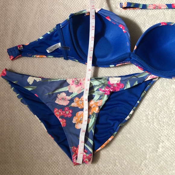 Bundle of 2 blue bikinis - Picture 6 of 9